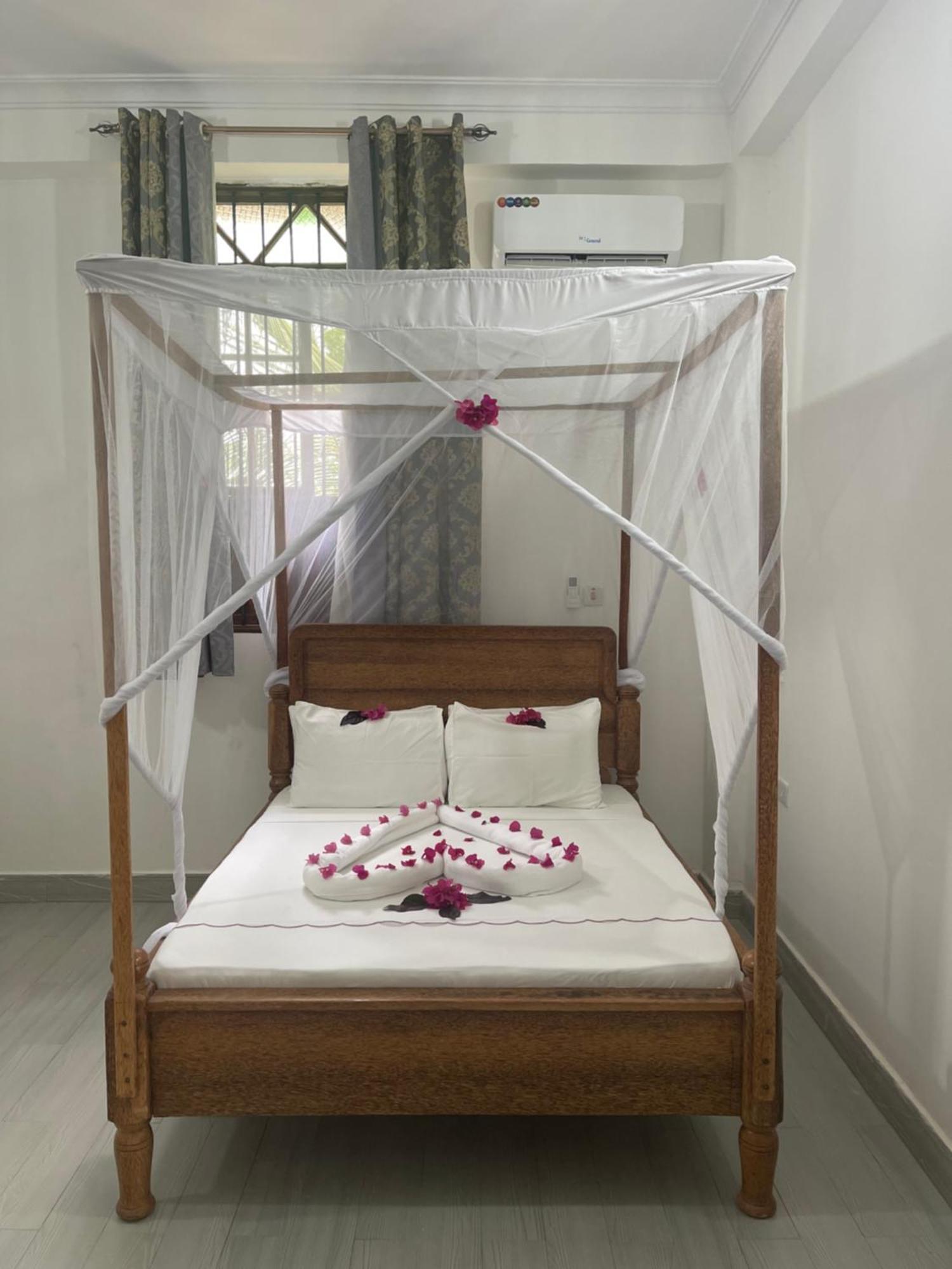 Amazing Zanzibar Beach Hotel Nungwi Exterior photo