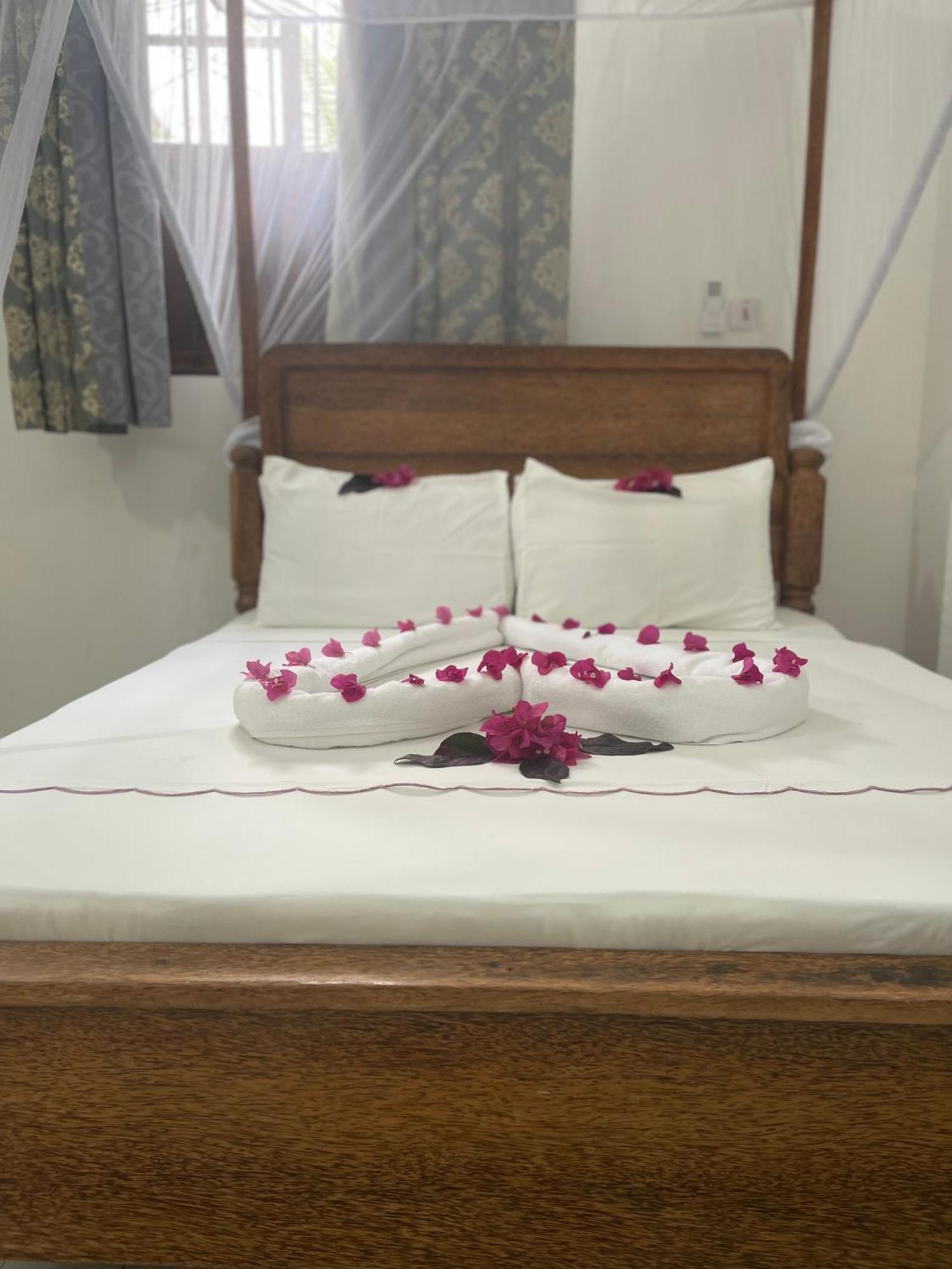 Amazing Zanzibar Beach Hotel Nungwi Exterior photo